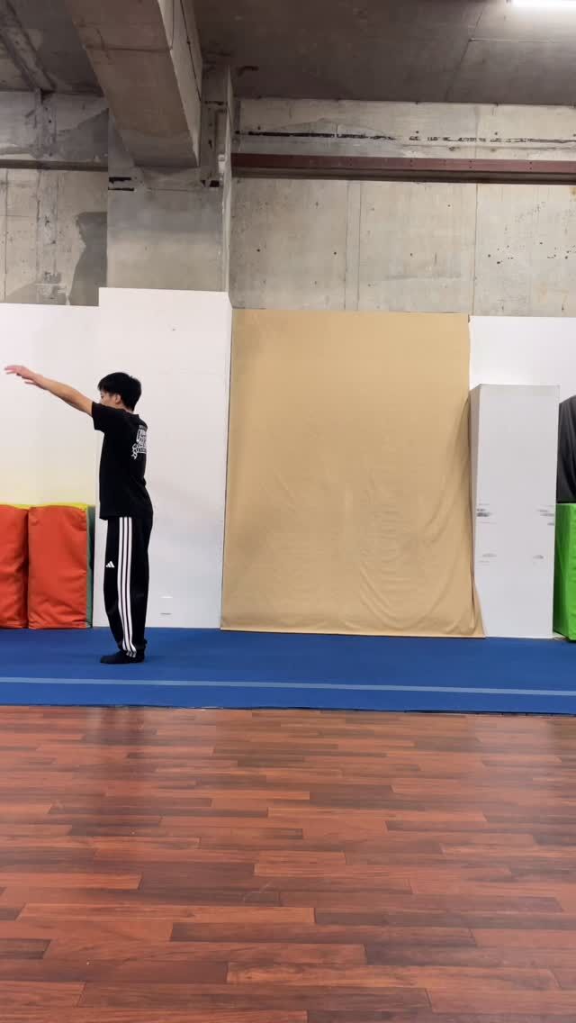 荻窪店 - 東京のバク転教室 アクロバットジム ホワイト(WHITE)