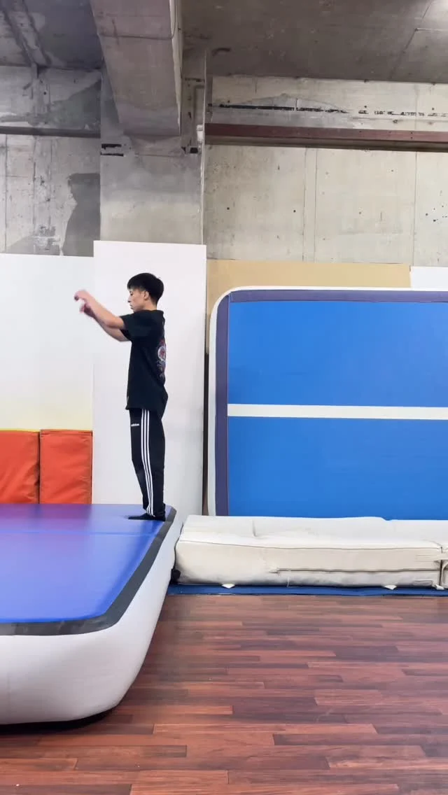 荻窪店 - 東京のバク転教室 アクロバットジム ホワイト(WHITE)